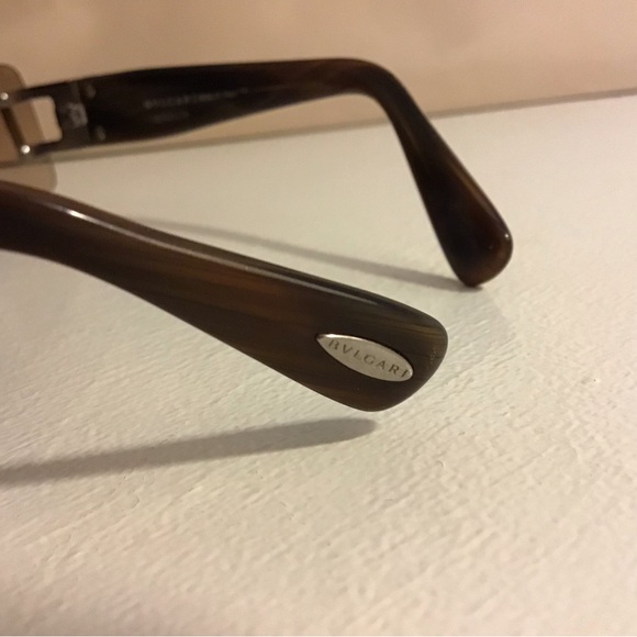 Gorgeous BVLGARI Sunglasses with Case - Picture 4 of 11